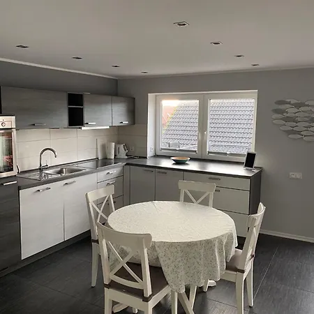 Appartement In Ruhiger Lage Mit Grossem Balkon By Interhome *