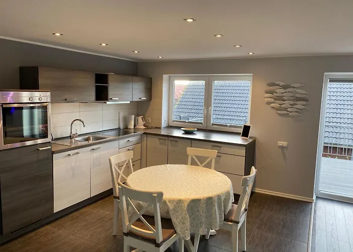 In Ruhiger Lage Mit Grossem Balkon By Interhome Appartement *